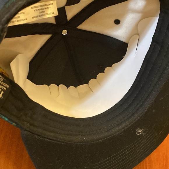 Harry Potter Hogwarts Snapback Hat Cap NWOT - Picture 6 of 6